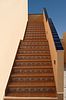 Treppe mit bunten Kacheln