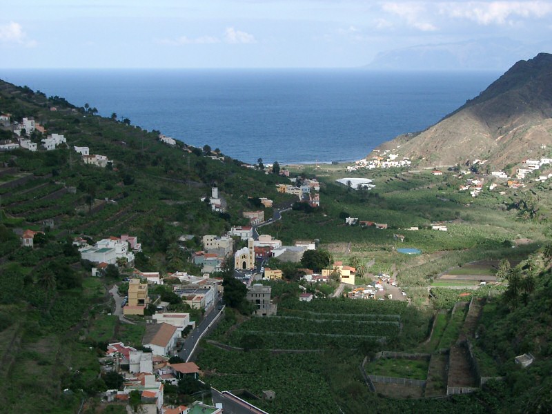 Hermigua. Teneriffa im Hintergrund