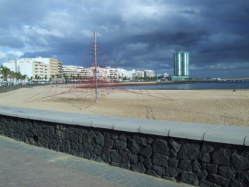 Arrecife mit Hochhaus