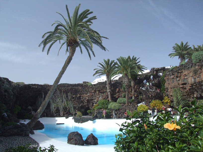 Swimmingpool von C�sar Manrique