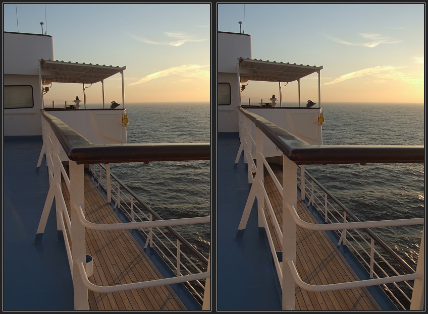 Reling in der Abendsonne