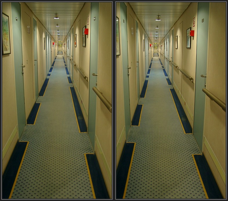 leerer Schiffsflur
